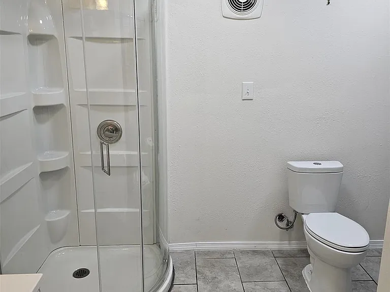9775 N Loop Rd #1 — Photo 12
