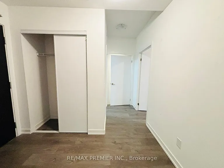 55 Duke St W #332 — Photo 9