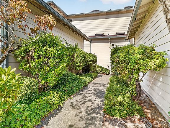 3rd image of 24918 110th Avenue SE #21B