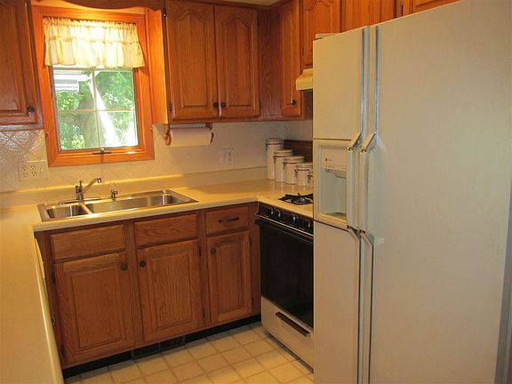 3rd image of 4517 Miller Dr
