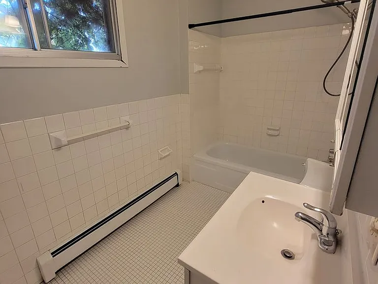 1314 W 28th St — Photo 2