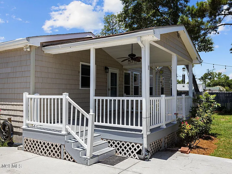 221 Salty Shores Rd — Photo 47
