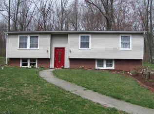 905 Ridge Rd, Phillipsburg, NJ 08865