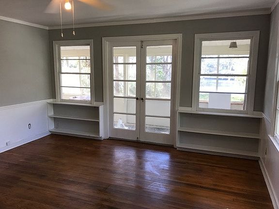 3rd image of 2282 Lake Shore Blvd