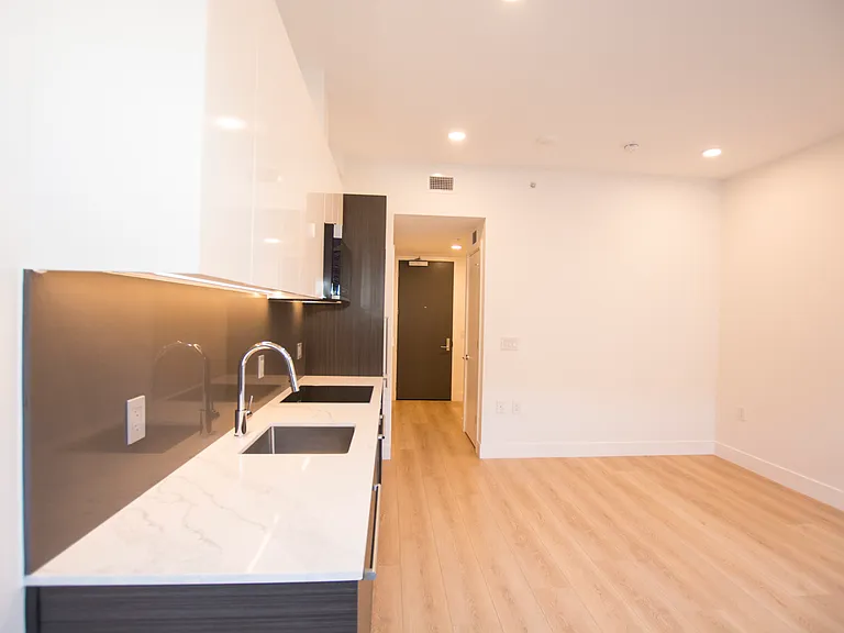 333 Carrall St #206 — Photo 3