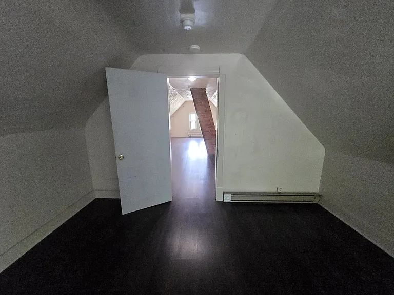 407 N Webster Ave — Photo 20