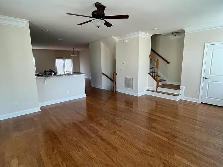 2128 Whitesmith Dr — Photo 10