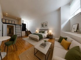 402 E 83rd St, New York, NY