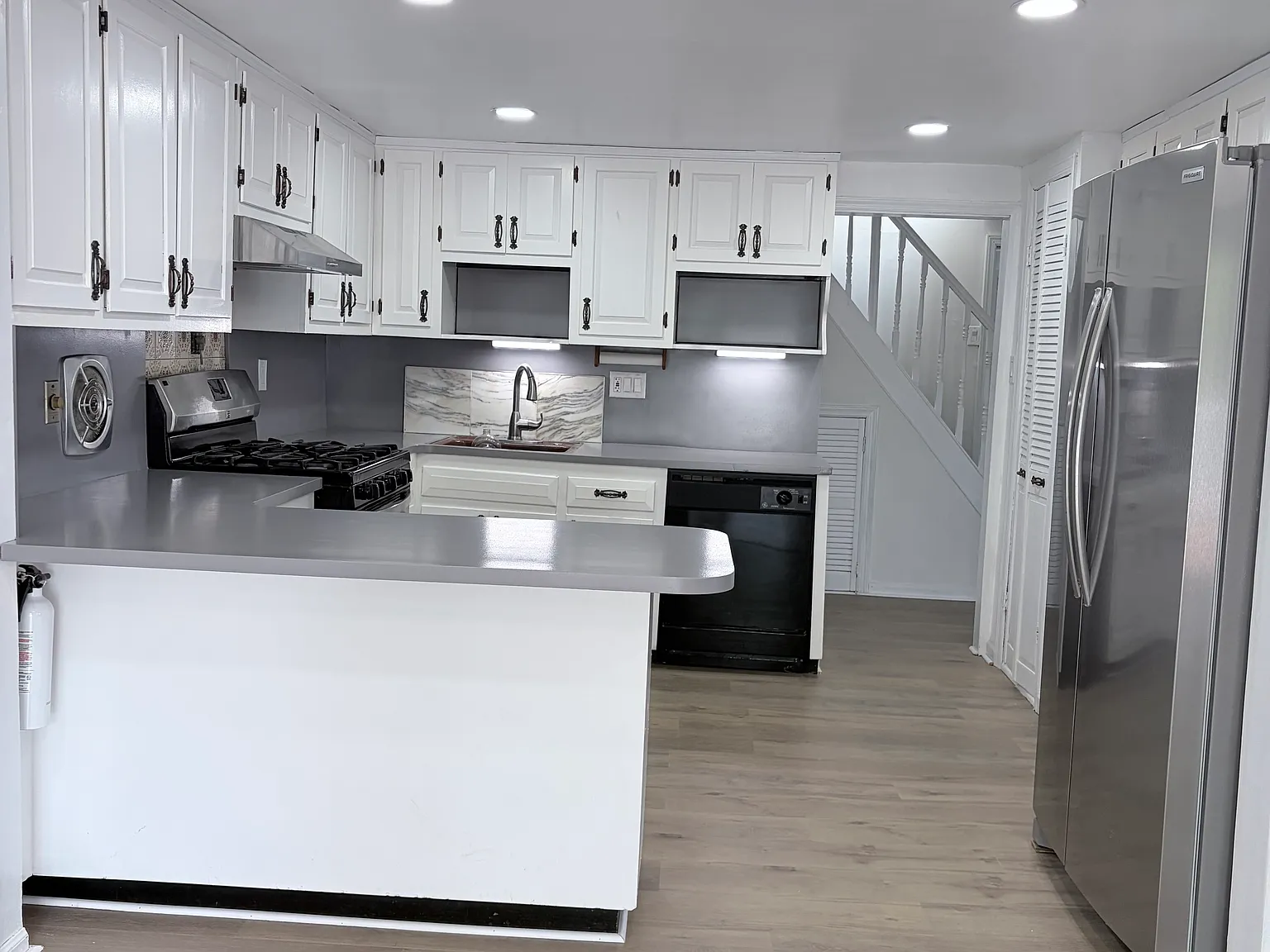 3 bed, 2800 sqft, $3,250 — Photo 4
