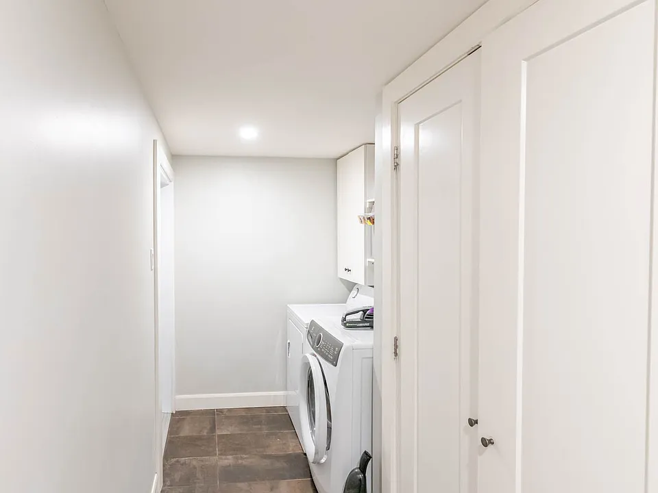 154 Elgin St #6