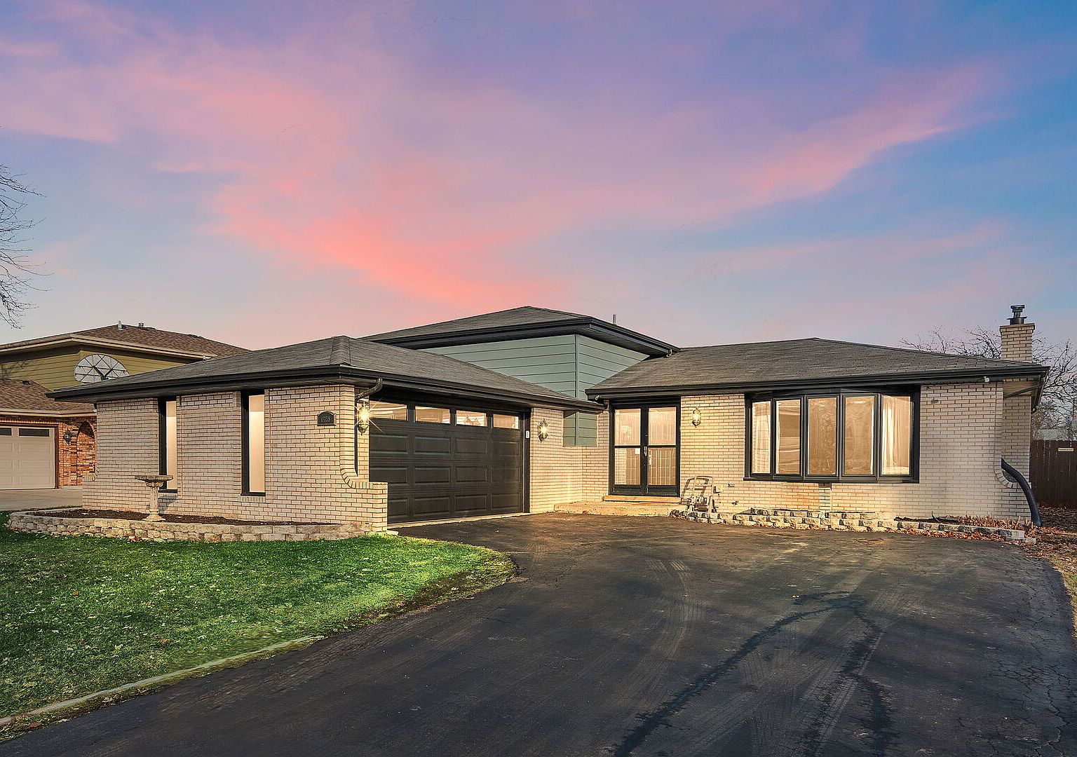 A★ 17759 Maple St, Lansing, IL 60438 | Zillow