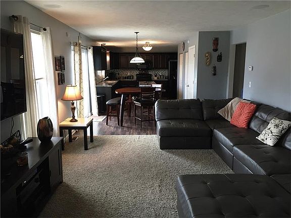 5th image of 1037 Sweet Brier Dr
