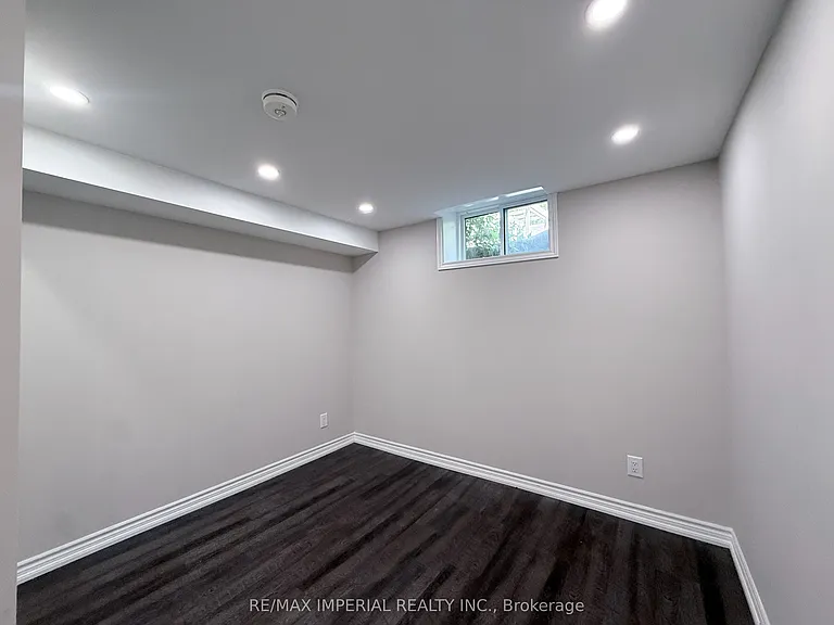 17 Deerwood Cres — Photo 21