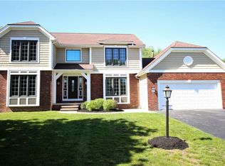 162 Old Well Rd, Rochester, NY 14626