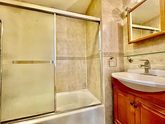 Rented by R New York | media 22