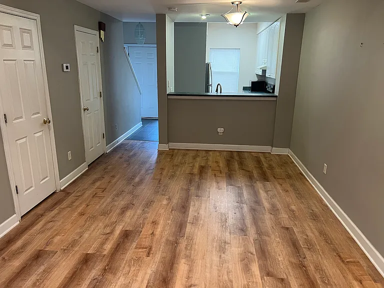 1508 Kenilworth Ave — Photo 5