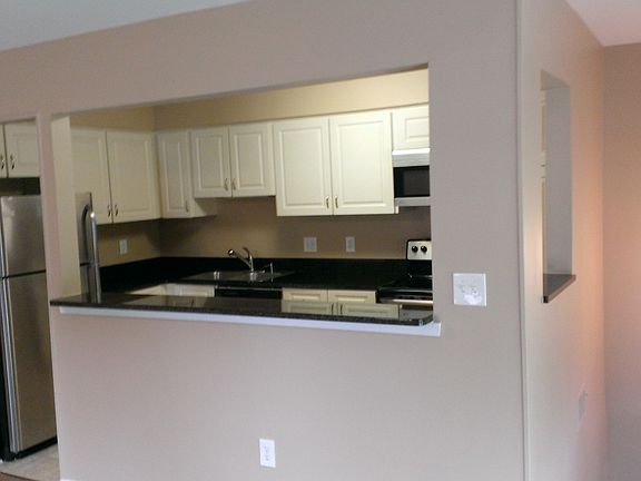 5th image of 41728 Bedford Dr