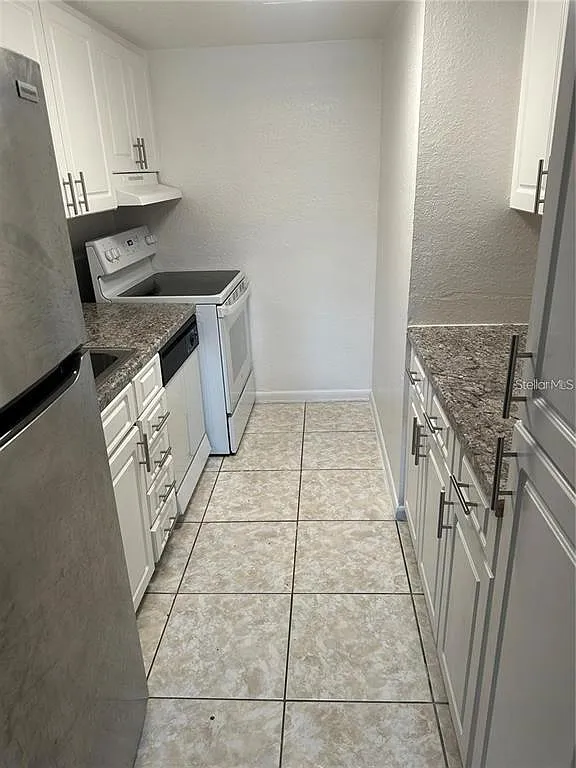4 bed, 2.0 bath, 820 sqft, $1,800 — Photo 4