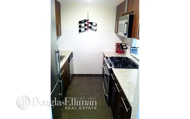 Rented by Douglas Elliman | media 17