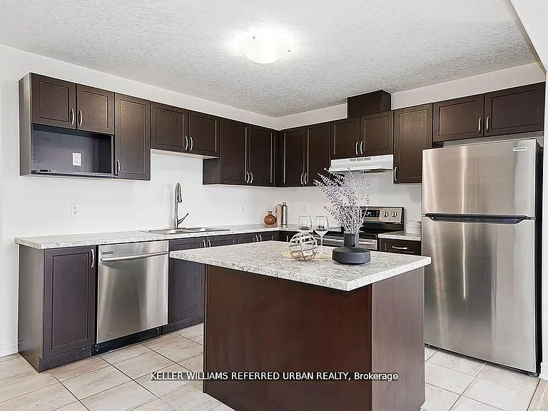 14 Foley Cres — Photo 5