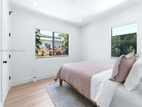 4th image of 1248 SW 32nd St