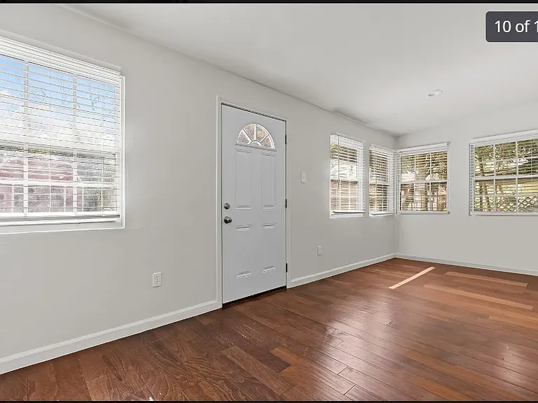 4037 Carolyn Rd — Photo 5