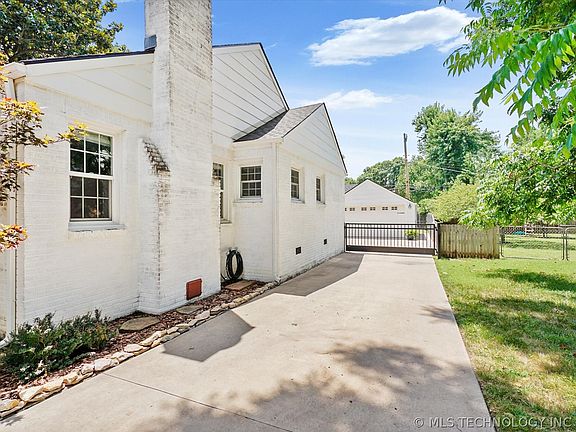 5th image of 1144 S New Haven Ave