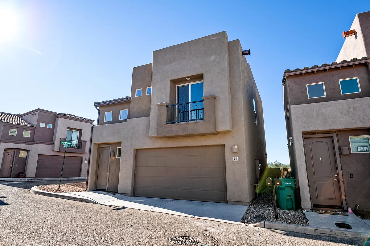 Building Photo - 240 E Scepter Ln