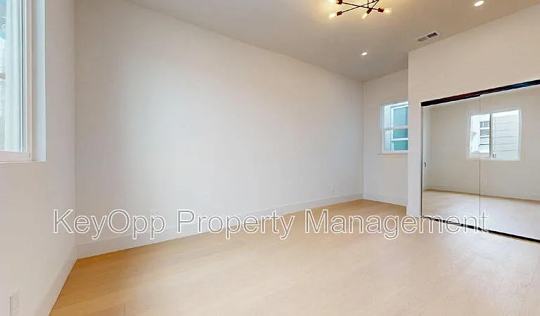 489 Guerrero St — Photo 22