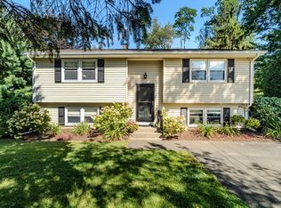 447 Ryan Rd, Northampton, MA 01062