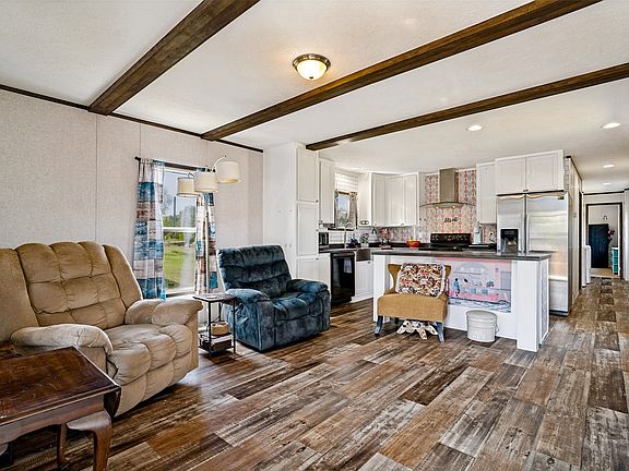 2nd image of 4415 Woodland Dr