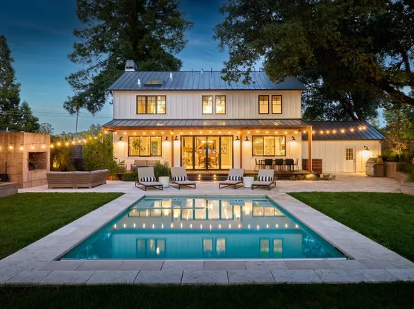 817 Brown Street, Healdsburg, CA 95448