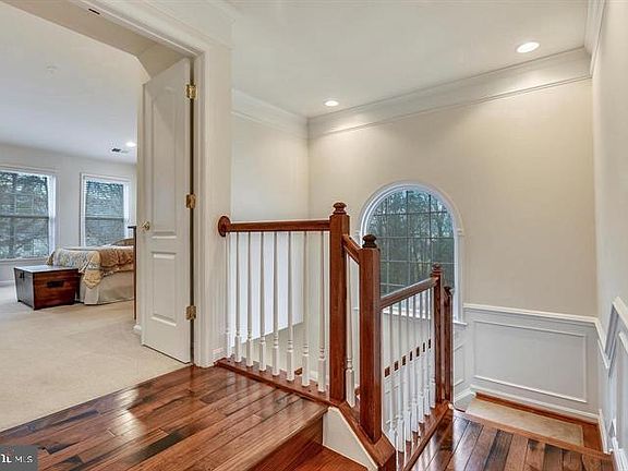 3rd image of 22092 Avonworth Sq