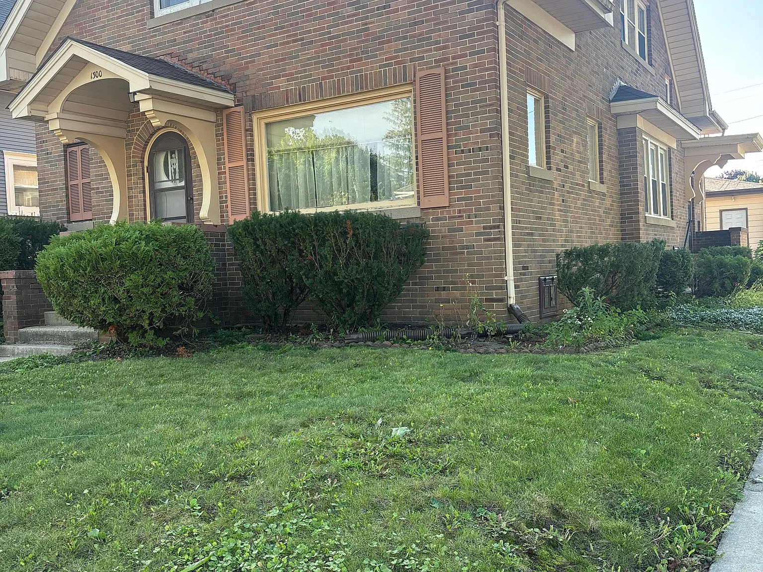2 bed, 900 sqft, $1,300 — Photo 1