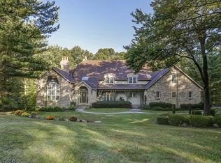 29 Old Farmstead Rd, Chester, NJ 07930