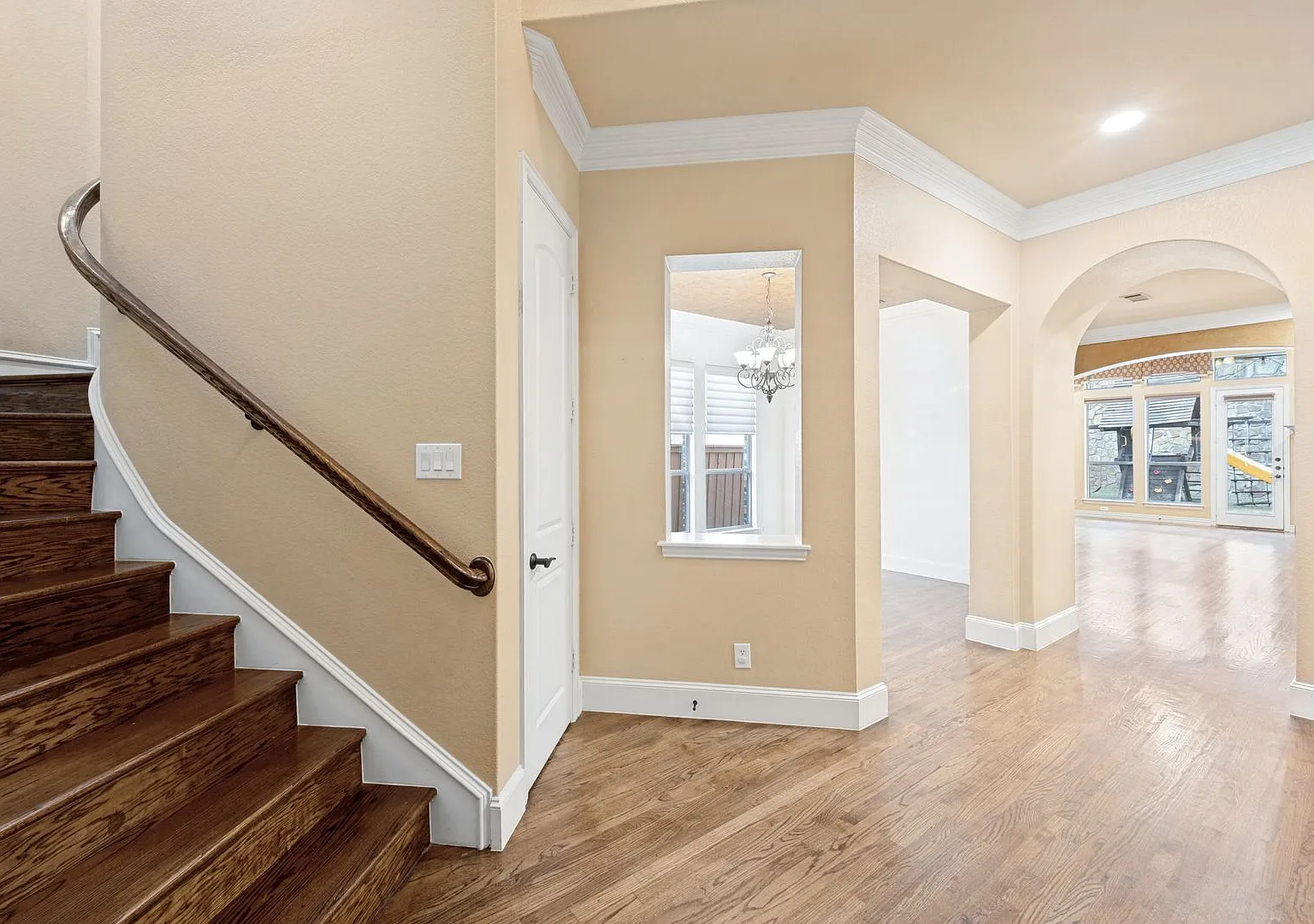 Luxury 3-Bedroom Home with Theater, Game Room & Private Office — Photo 4
