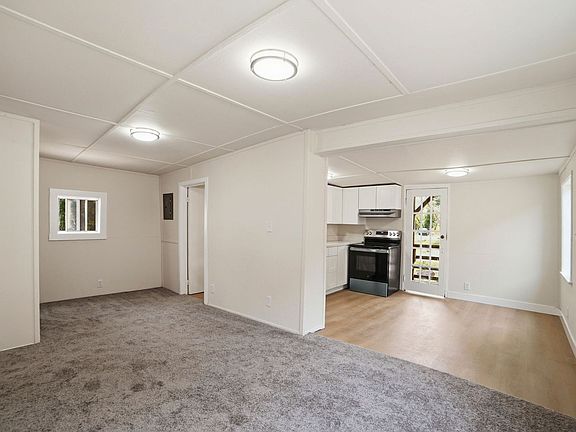 4th image of 16203 Main St #D