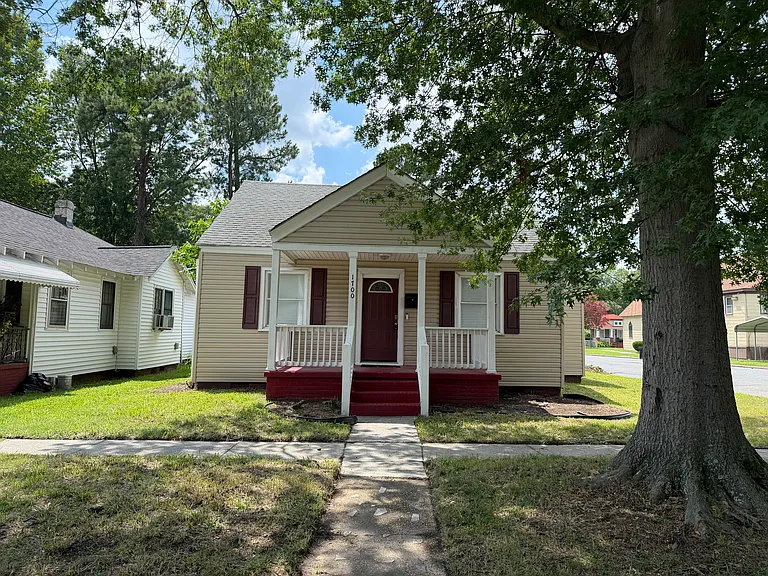 1700 Lansing Ave — Photo 1