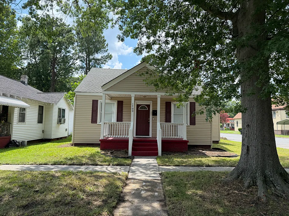 1700 Lansing Ave