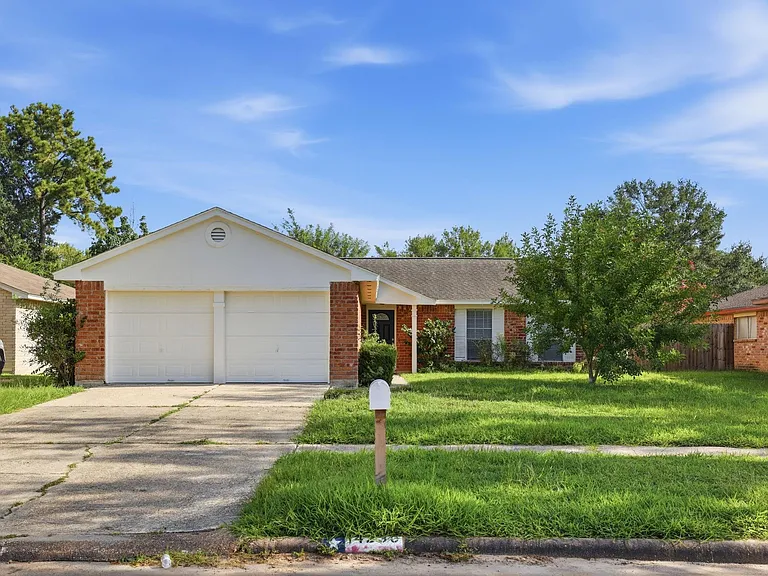 14230 Montaigne Dr — Photo 1