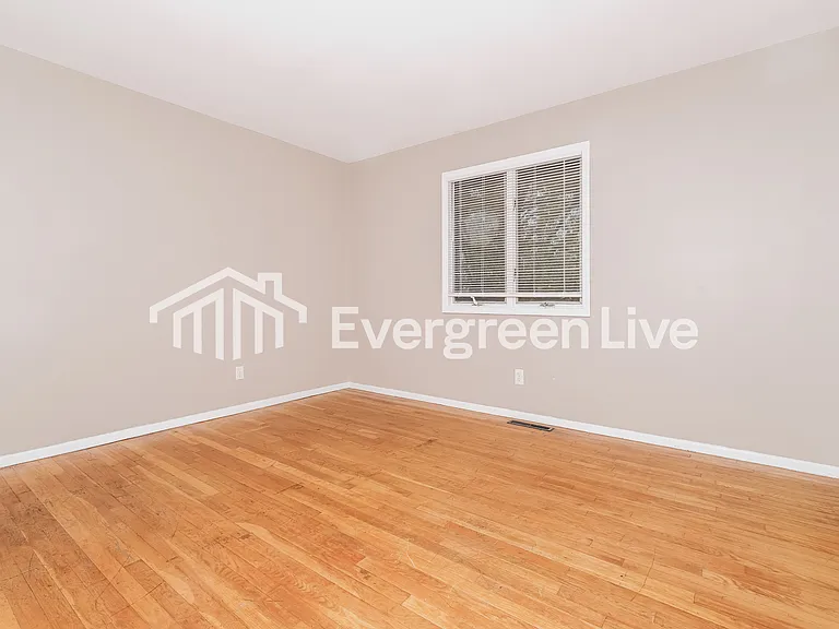 1356 Benvue Dr — Photo 10