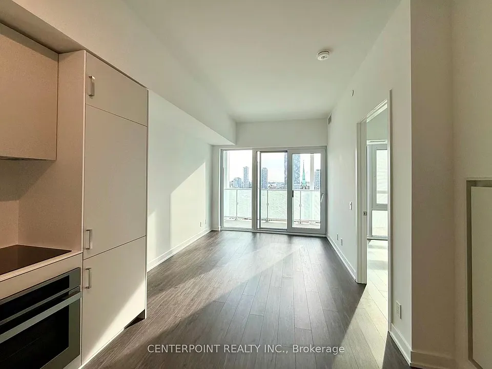 88 Queen St E #1809