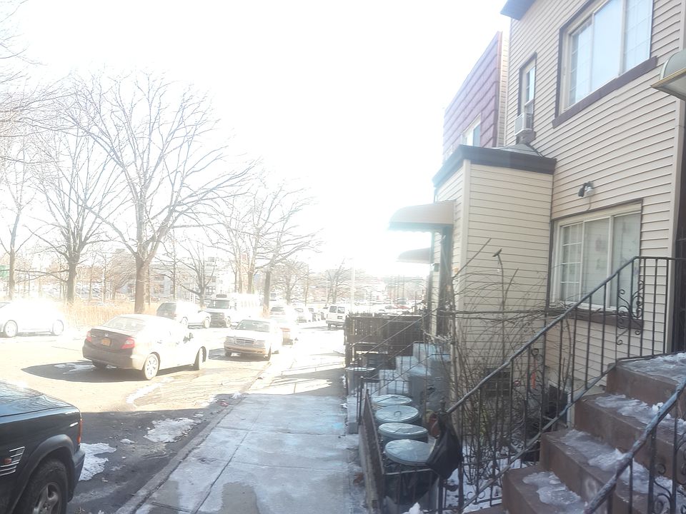 2nd image of 106 N Park Ave