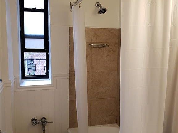 5th image of 101 Ellwood Ave APT 2F