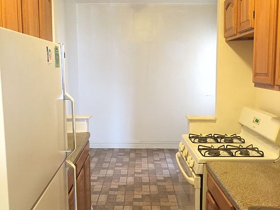2nd image of 11420 Queens Blvd #C8