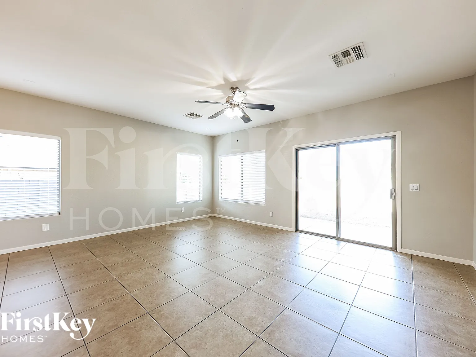 4 bed, 2.0 bath, 1795 sqft, $2,410 — Photo 3
