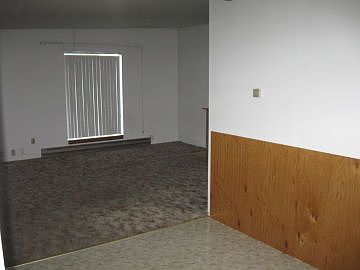 4th image of 104 NE Cole St