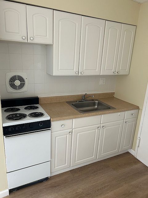 2nd image of 5835 Utopia Pkwy APT 3E