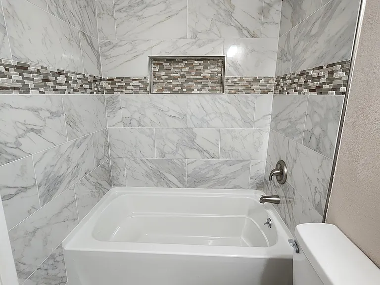 4114 Macarthur Dr — Photo 4