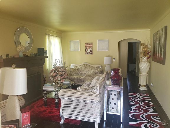 2nd image of 5923 Waymont Ln